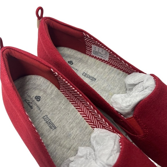 NWT Cloudsteppers by Clarks Women's Red Rouge Slip-on Sneaker Shoes 9 - Picture 3 of 8